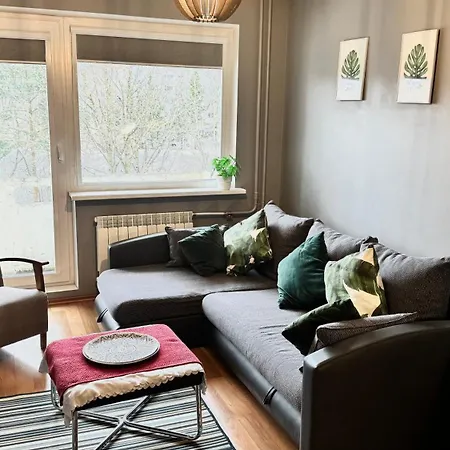 Quiet And Comfortable With Parking For A For Two, One Or A Couple Guests With A Child 公寓 塔林