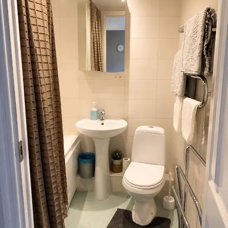 Quiet And Comfortable With Parking For A For Two, One Or A Couple Guests With A Child * Tallin