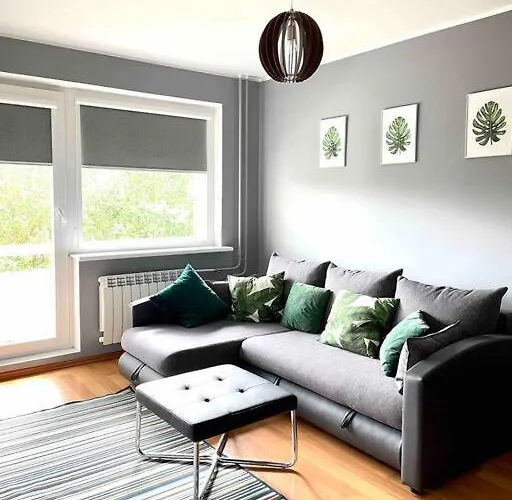 Quiet And Comfortable With Parking For A For Two, One Or A Couple Guests With A Child Appartement *